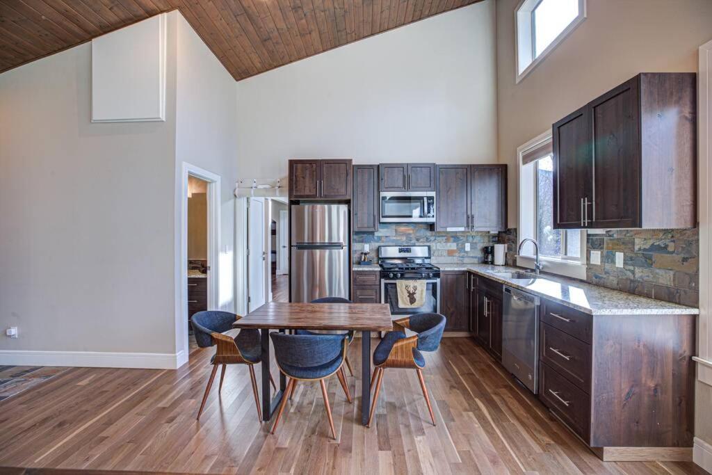 Newly Built Modern Chalet Duplex - 1 Mount Hood Village Exterior foto